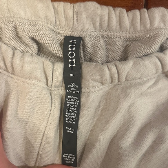 Vuori Women’s Light Cream Joggers - Picture 2 of 5